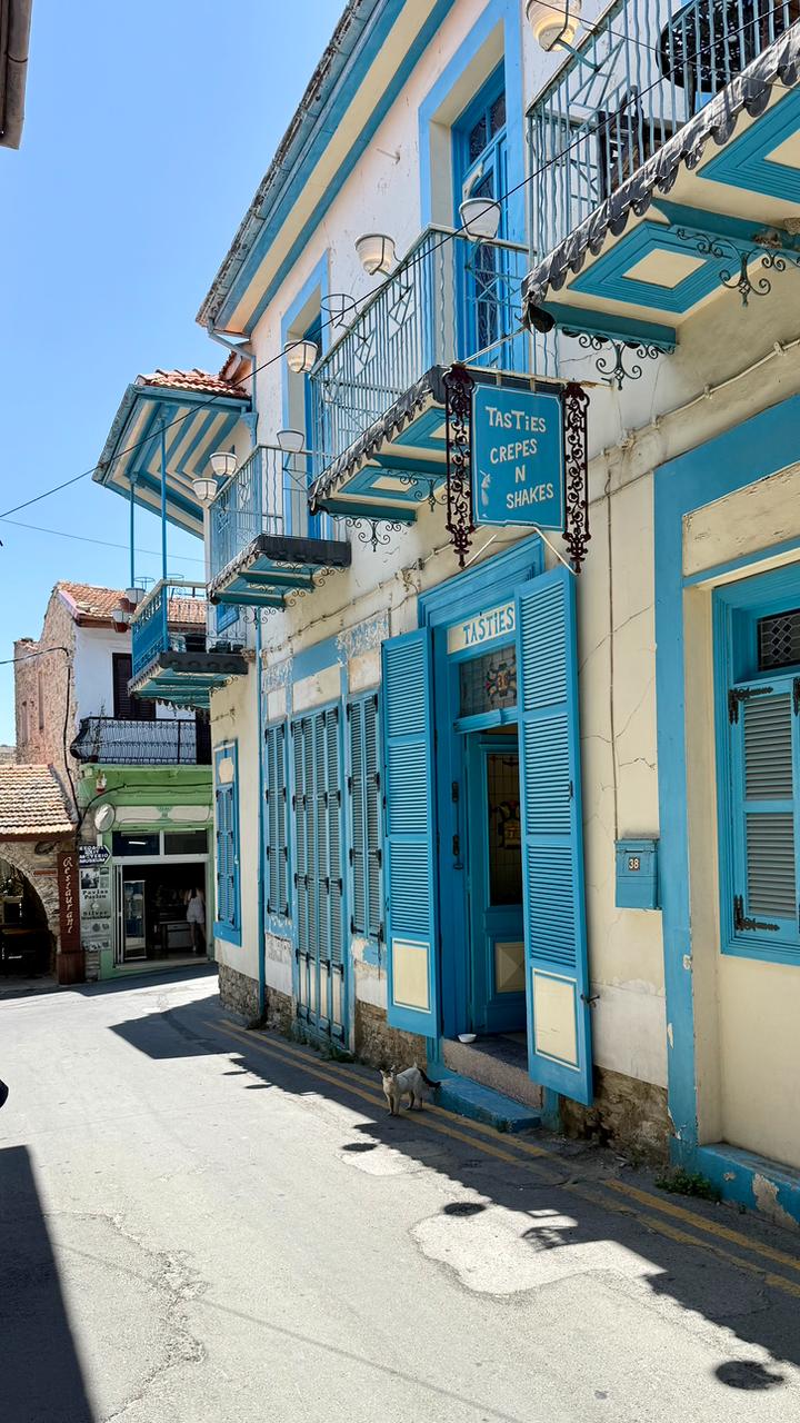 Arquitectura y calles de la ciudad alta de Pafos